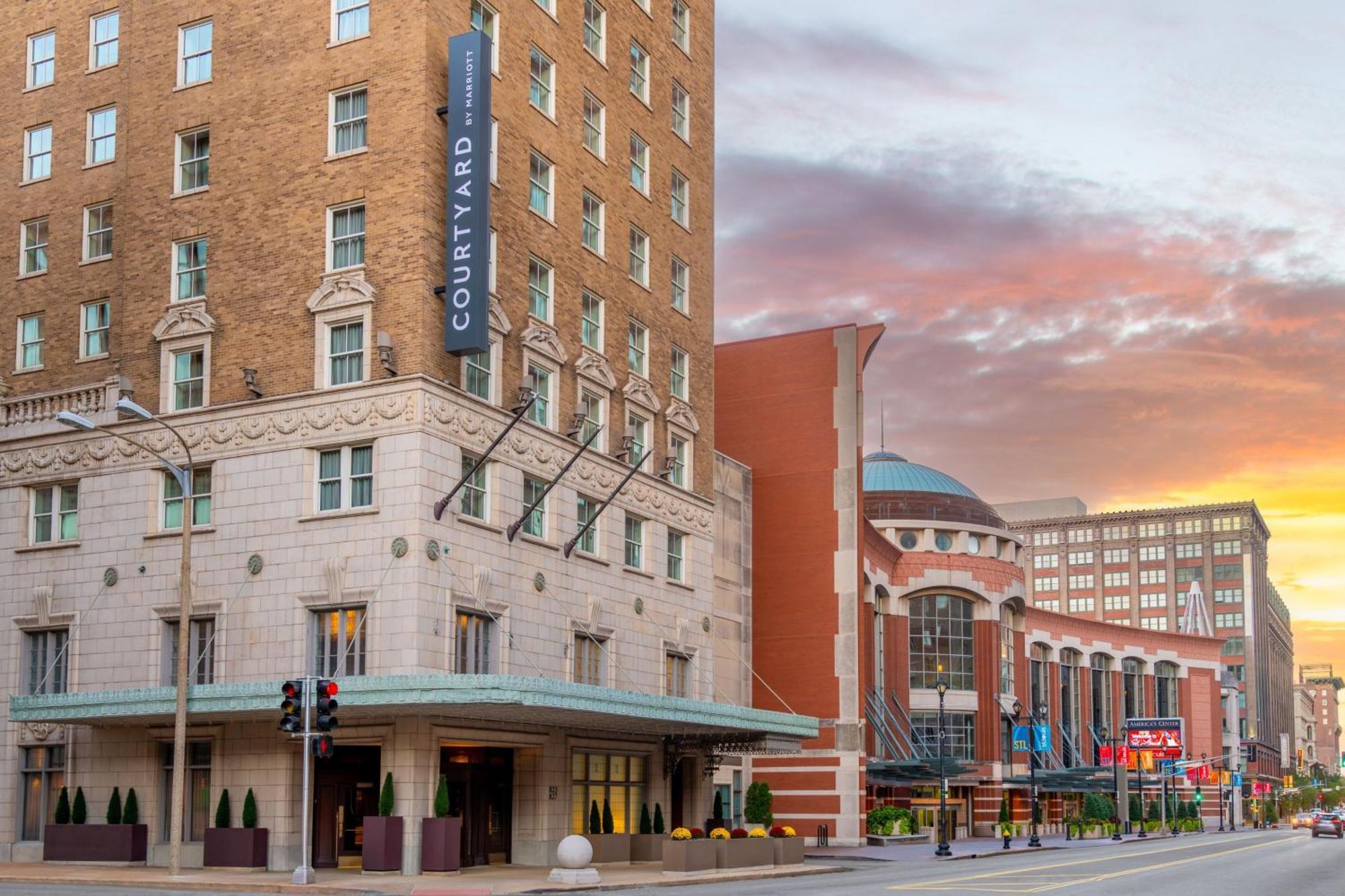 Courtyard St. Louis Downtown/Convention Center Hotel Bagian luar foto